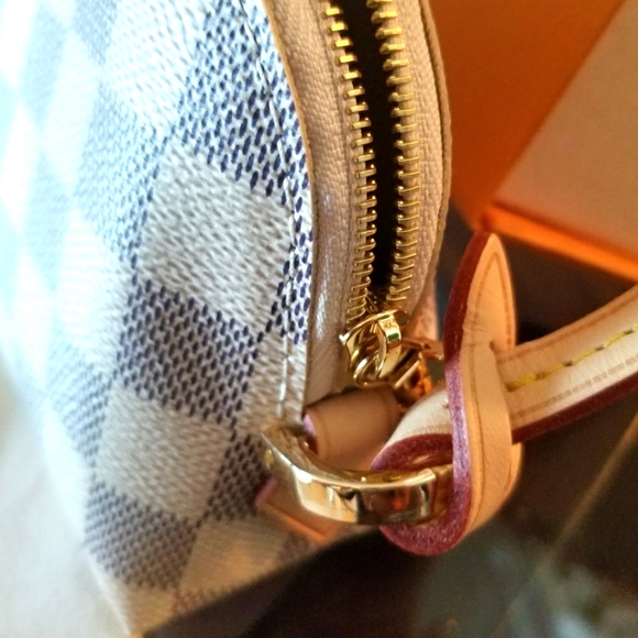 ***SOLD*** Authentic Louis Vuitton Cosmetic Pouch - Picture 6 of 16